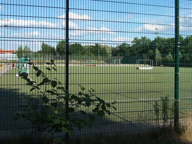 Hockeyplatz im Sommer II