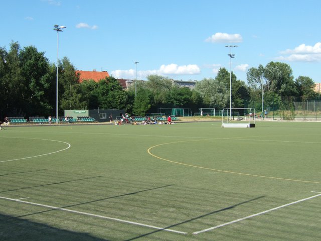 Hockeyplatz im Sommer III